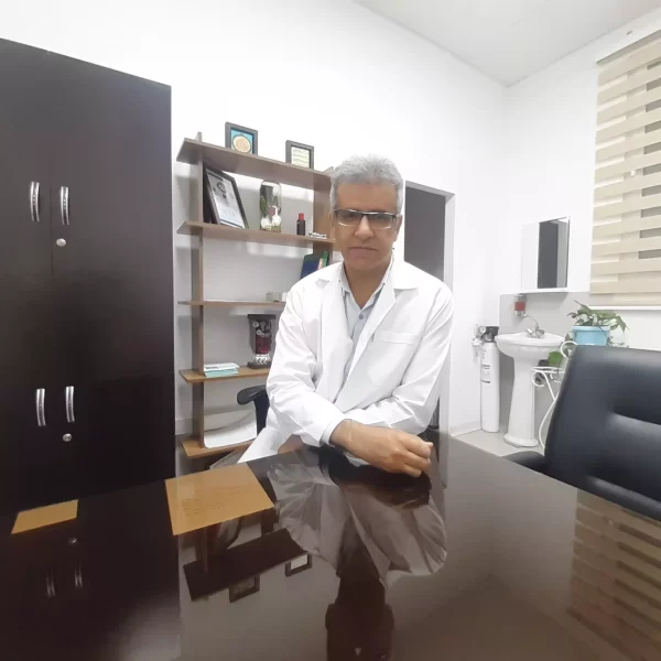 دکتر مصطفی راحمی اردکانی متخصص قلب و عروق